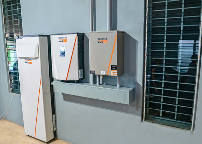 Commercial solar battery backup systems